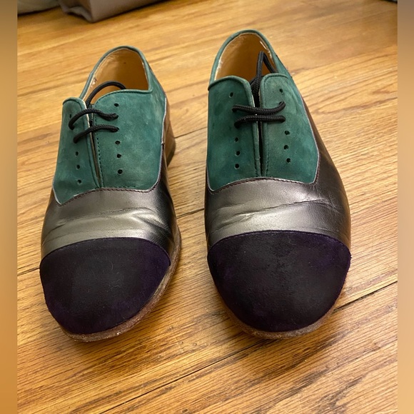 Dieppa Restrepo Suede Round-Toe Oxfords Size: 6.5 - Picture 2 of 13
